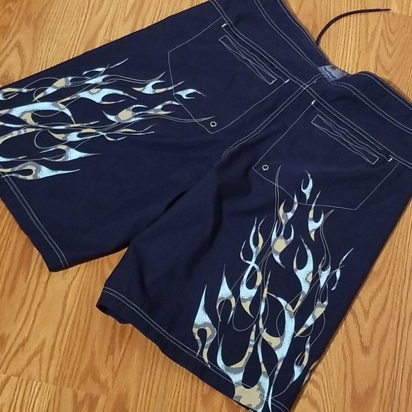 Physical science shorts 36 - Picture 6 of 9